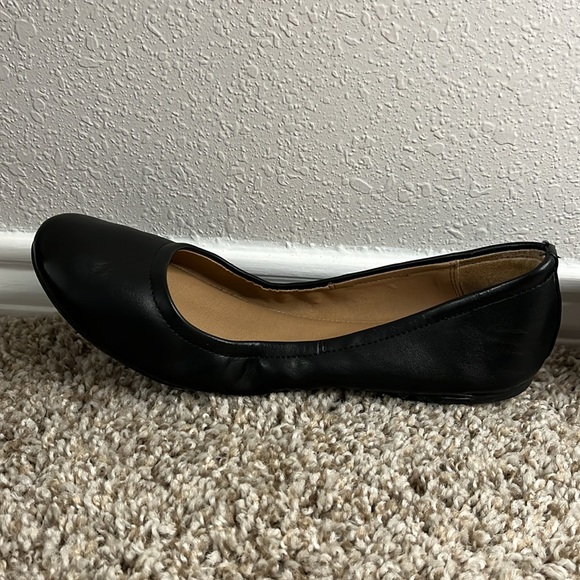 Black ballet flats size 8 - Picture 2 of 7